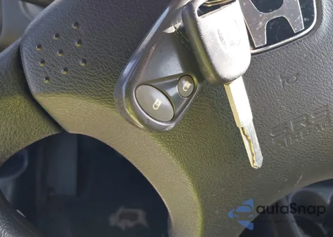 2005 Honda Civic Lx z USA, uszkodzony, nr VIN 1HGEM22535L075913